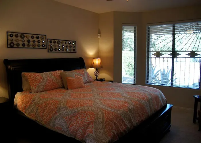 Luxurious Vacation With Beautiful Backyard And Private Pool Near Phoenix, Arizona *