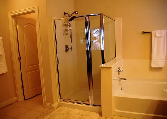 Luxurious Vacation With Beautiful Backyard And Private Pool Near Phoenix, Arizona * Surprise