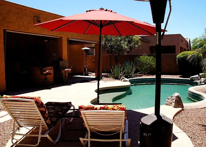 Luxurious Vacation With Beautiful Backyard And Private Pool Near Phoenix, Arizona Holiday home