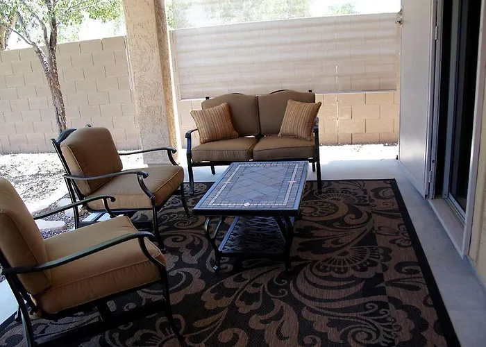 Luxurious Vacation With Beautiful Backyard And Private Pool Near Phoenix, Arizona Holiday home
